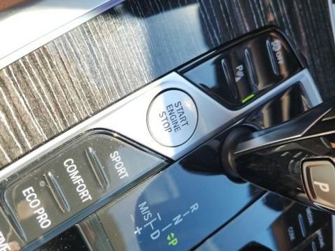 Used 2022 BMW X7 xDrive40i w/ M Sport Package image 33