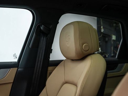 New 2026 Porsche Cayenne E-Hybrid AWD/4WD image 30