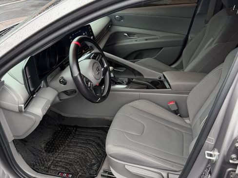 Used 2023 Hyundai Elantra SEL FWD image 16