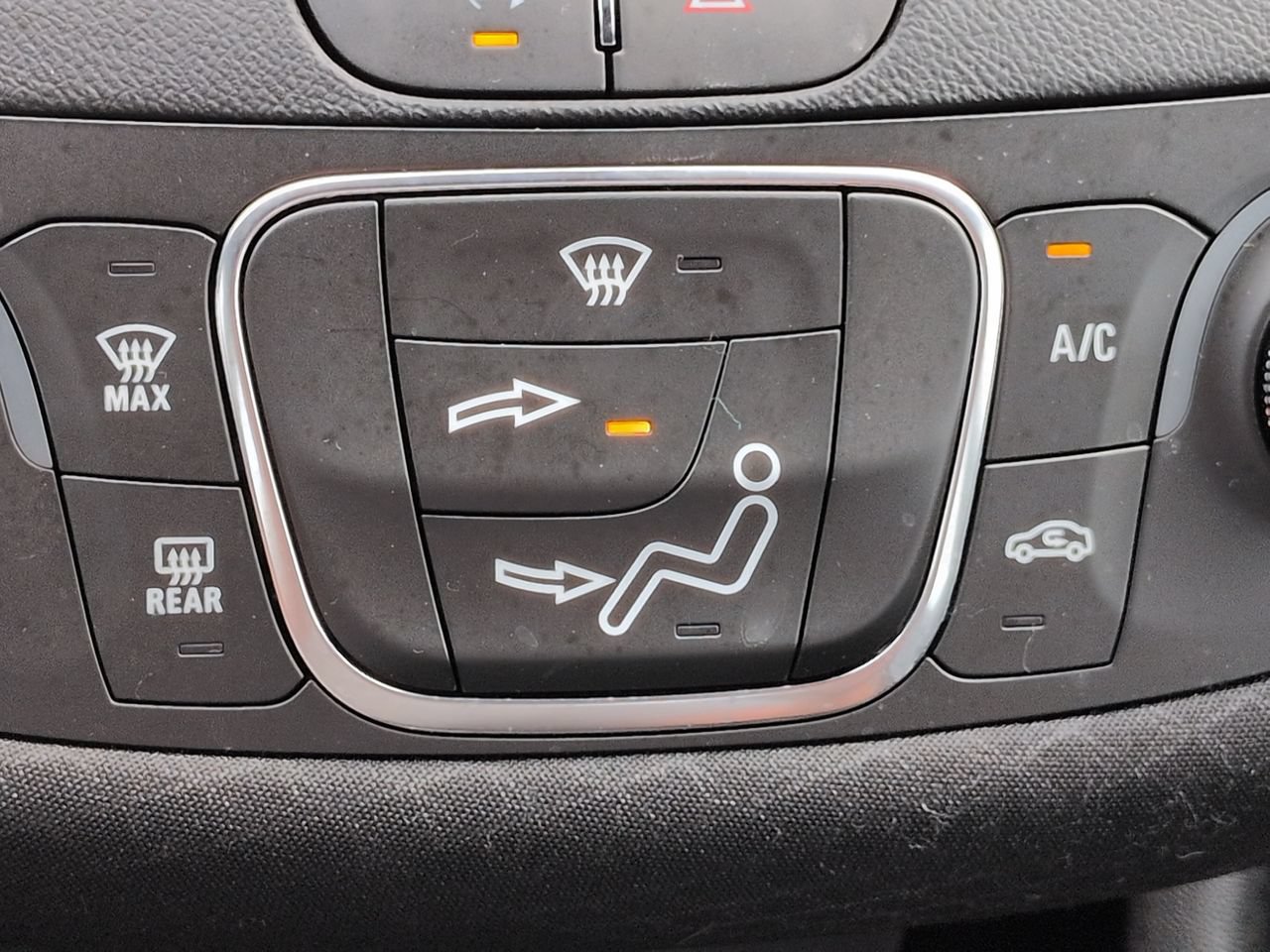 Used 2025 Chevrolet Malibu LS FWD image 21