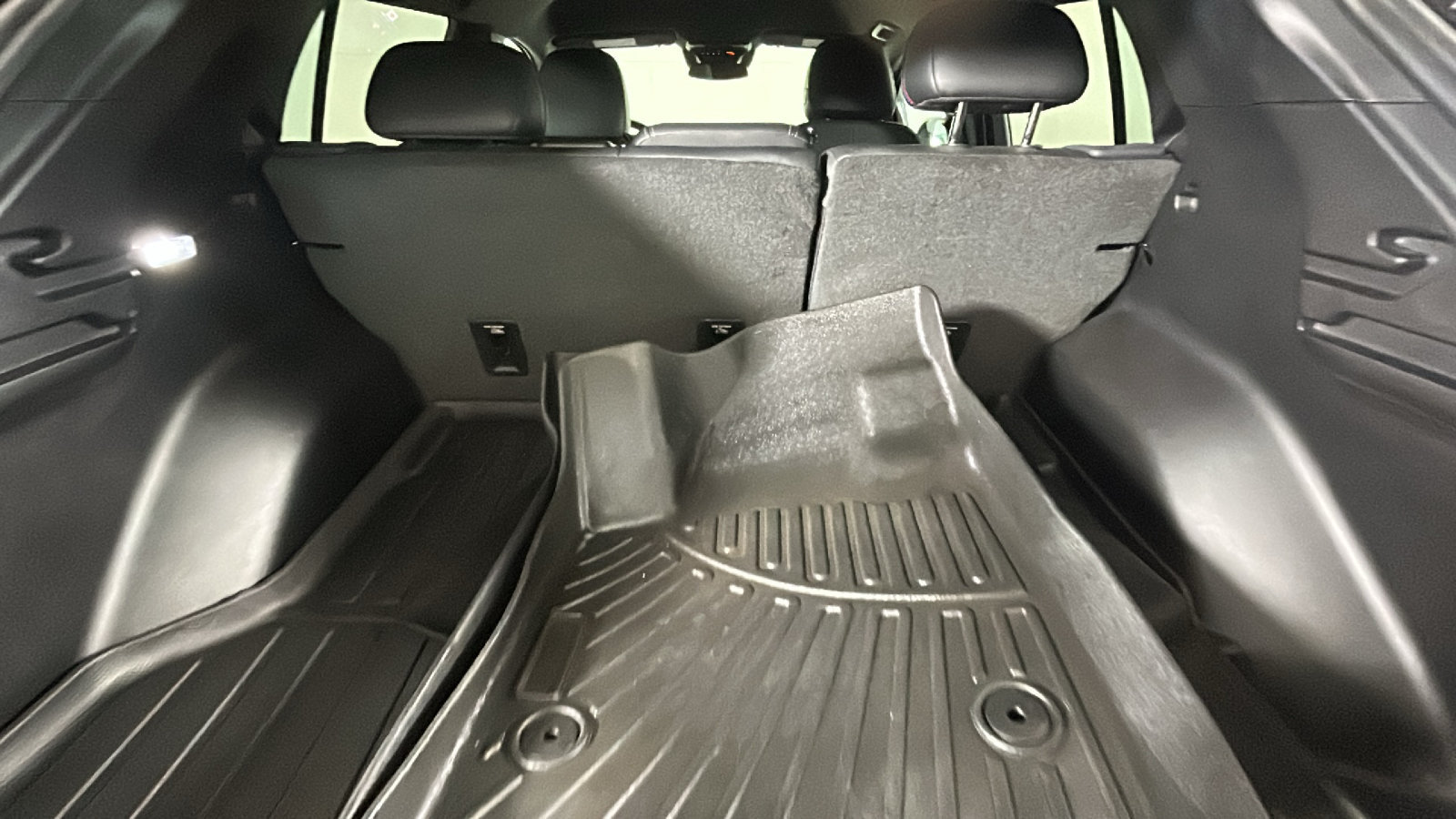 Used 2024 Chevrolet Equinox EV RS FWD image 35