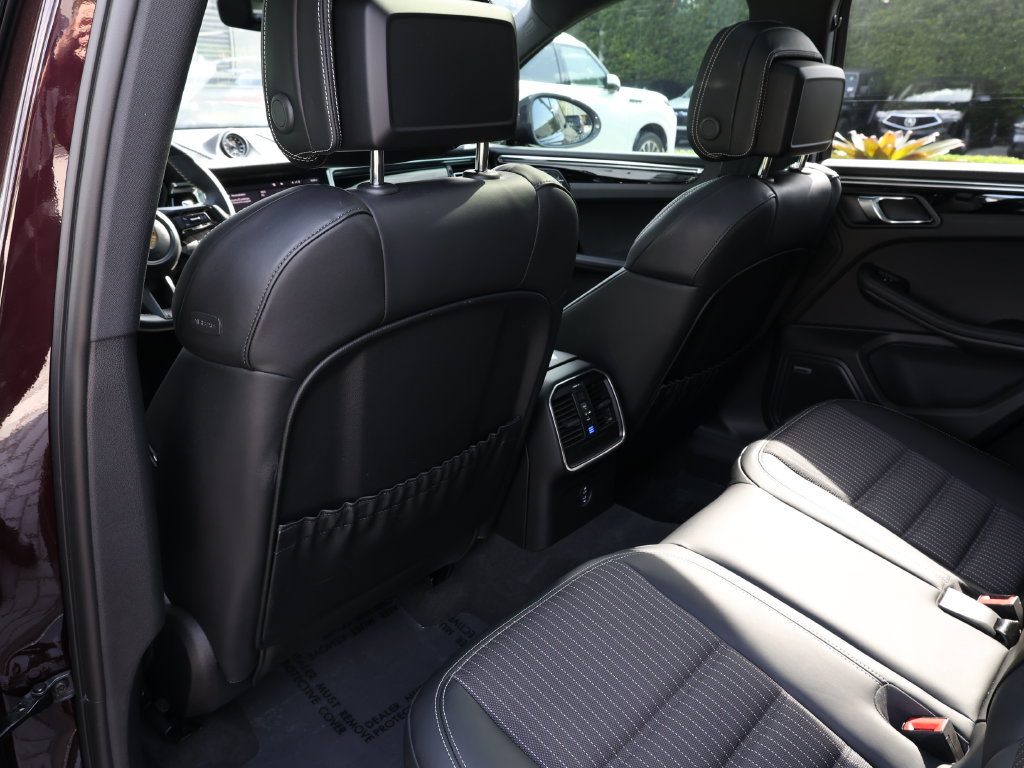 Used 2025 Porsche Macan Turbo AWD/4WD image 18