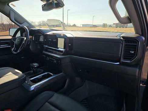 Used 2024 Chevrolet Silverado 1500 LTZ image 28