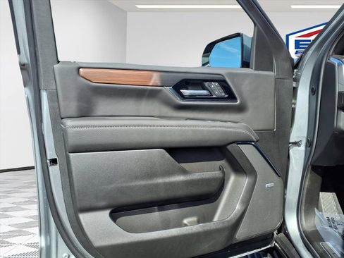 Certified 2026 GMC Yukon Denali w/ Sun & Power Step Package AWD/4WD image 12
