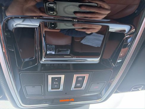 Used 2017 Land Rover Range Rover Long Wheelbase Autobiography image 29