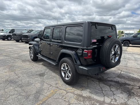 Used 2019 Jeep Wrangler Unlimited Sahara AWD/4WD image 7