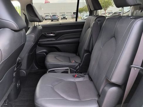 Certified 2024 Toyota Grand Highlander FWD image 14