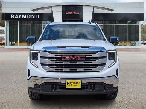 New 2026 GMC Sierra 1500 SLE image 2