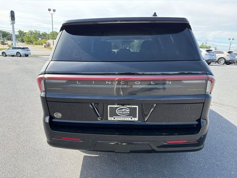 Certified 2025 Lincoln Navigator L Black Label AWD/4WD image 4