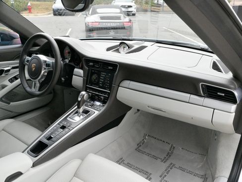 Used 2015 Porsche 911 Turbo image 38