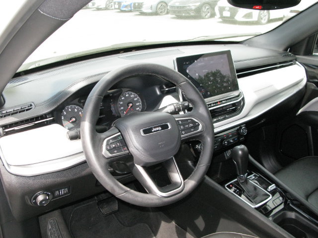 Used 2025 Jeep Compass Limited AWD/4WD image 13