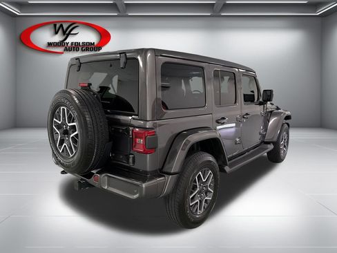 Used 2021 Jeep Wrangler Unlimited Sahara AWD/4WD image 6