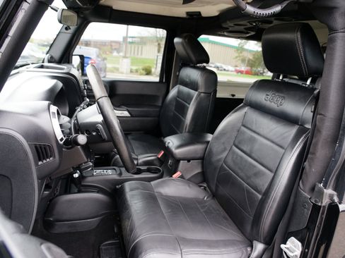 Used 2012 Jeep Wrangler Sahara w/ Dual Top Group image 15