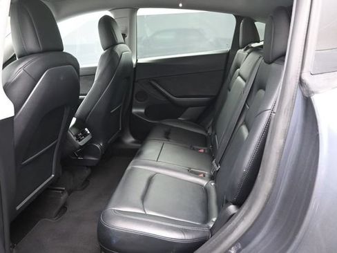 Used 2022 Tesla Model Y Long Range AWD/4WD image 18