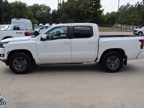 Used 2025 Nissan Frontier SV w/ SV Convenience Package RWD image 7