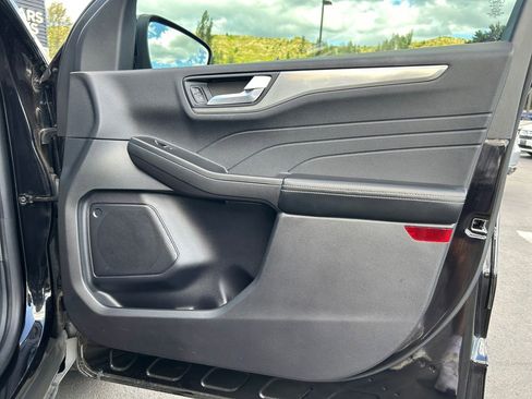 Used 2022 Ford Escape Titanium w/ Class II Trailer Tow Package image 26