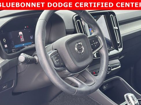 Used 2023 Volvo XC40 B5 Plus w/ Protection Package Premier image 10