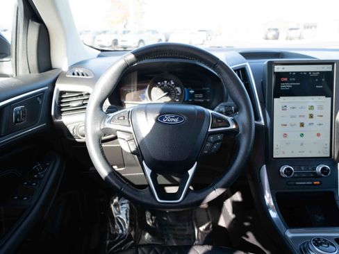 Used 2024 Ford Edge Titanium image 21