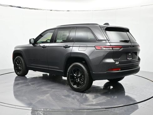 New 2025 Jeep Grand Cherokee Altitude image 7
