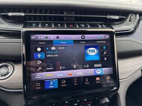 Used 2023 Jeep Grand Cherokee 30th Anniversary image 32