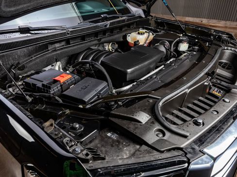 Used 2023 GMC Yukon XL AT4 image 42