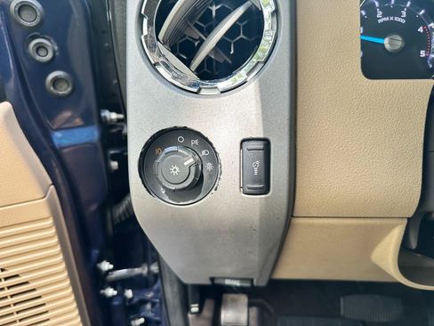 Used 2015 Ford F250 Lariat w/ Lariat Ultimate Package AWD/4WD image 34