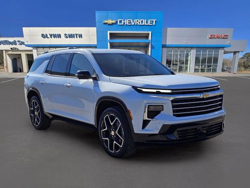New 2026 Chevrolet Traverse High Country image 3