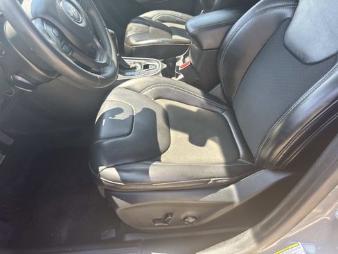 Certified 2020 Jeep Cherokee Latitude Plus image 16