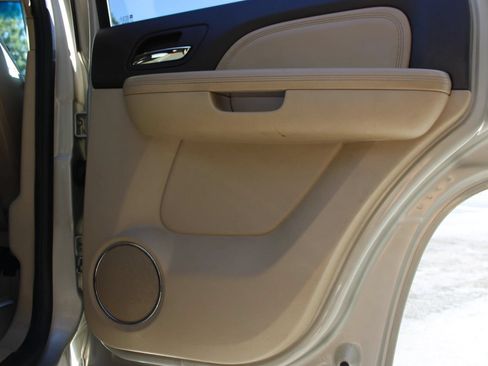 Used 2013 GMC Yukon Denali AWD/4WD image 11