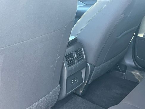 Used 2025 Nissan Rogue SV image 24