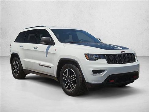 Used 2019 Jeep Grand Cherokee Trailhawk AWD/4WD image 3