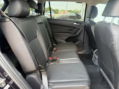 Used 2019 Volkswagen Tiguan SE w/ Panoramic Sunroof Package FWD image 26