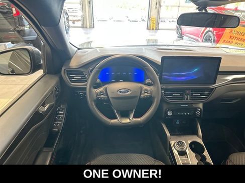 Used 2023 Ford Escape ST-Line Select w/ Tech Pack #2 AWD/4WD image 2