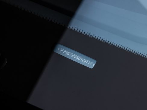 Used 2019 Rolls-Royce Phantom Sedan image 51