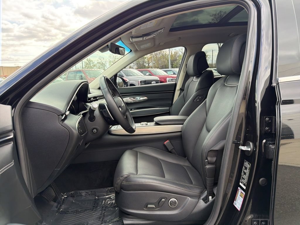 Used 2024 Genesis GV70 2.5T w/ Select Package AWD/4WD image 11
