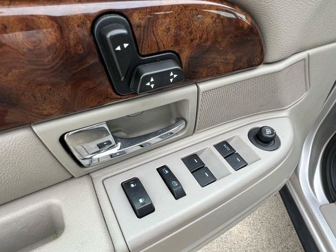 Used 2009 Mercury Grand Marquis LS RWD image 36