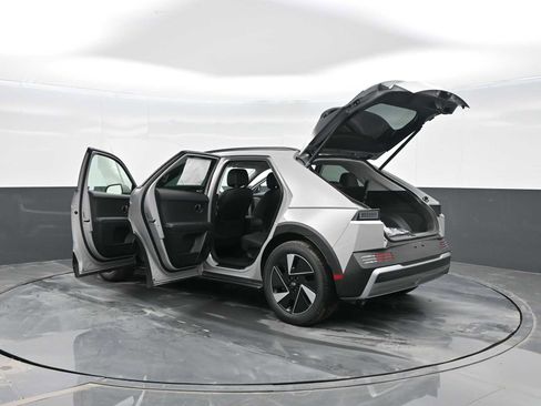 New 2025 Hyundai Ioniq 5 SEL image 40