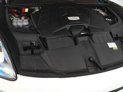 Used 2022 Porsche Cayenne Coupe AWD/4WD image 36