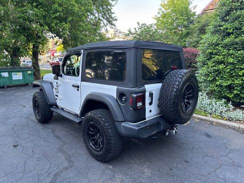 Used 2023 Jeep Wrangler Sport AWD/4WD image 5