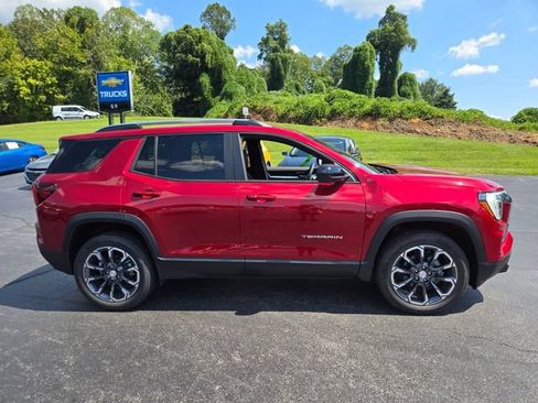 Used 2026 GMC Terrain Elevation w/ Elevation Premium Package AWD/4WD image 9