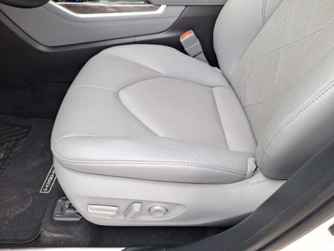 Used 2021 Toyota Highlander Platinum FWD image 16