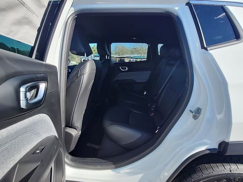 New 2026 Jeep Compass Latitude AWD/4WD image 25