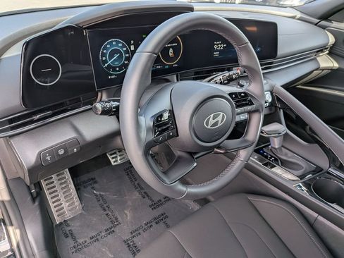 Used 2026 Hyundai Elantra SEL FWD image 14