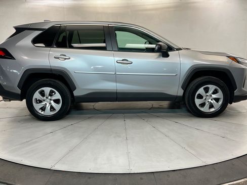 Used 2023 Toyota RAV4 LE FWD image 7