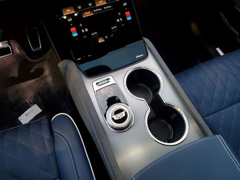 New 2026 Cadillac Vistiq Premium Luxury AWD/4WD image 40