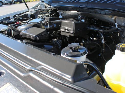 Used 2022 Ford F250 XL w/ Power Equipment Group image 16