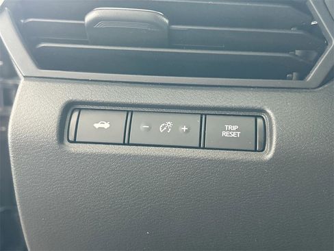 Used 2024 Nissan Altima 2.5 SV image 15