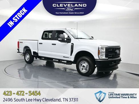 New 2026 Ford F250 XL w/ F-250 >10K GVWR Package AWD/4WD image 1