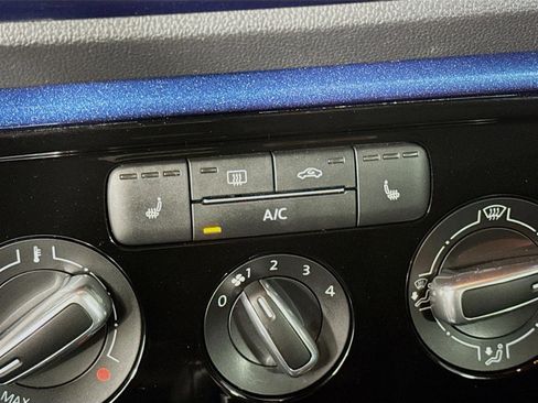 Used 2019 Volkswagen Beetle 2.0T S image 20