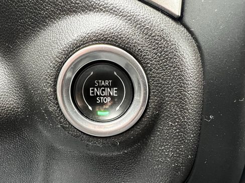 Used 2021 Chevrolet Silverado 1500 LT w/ Convenience Package II image 36